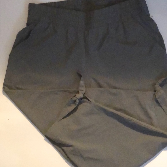 Capris - Picture 2 of 2